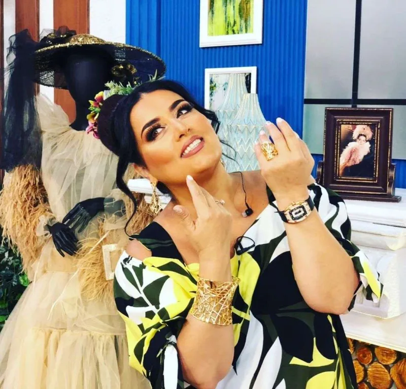 Elza ağlını sığortalamaq istəyir