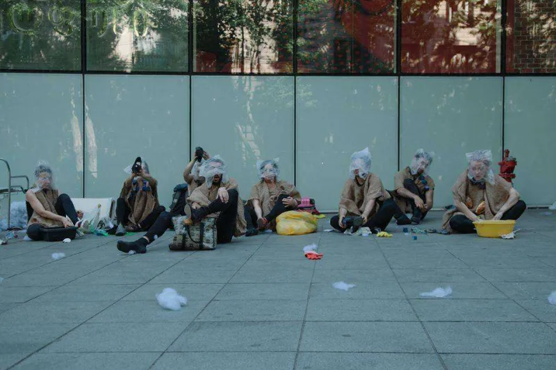 Teatrın məkanı və təmiri üçün pul yığırlar