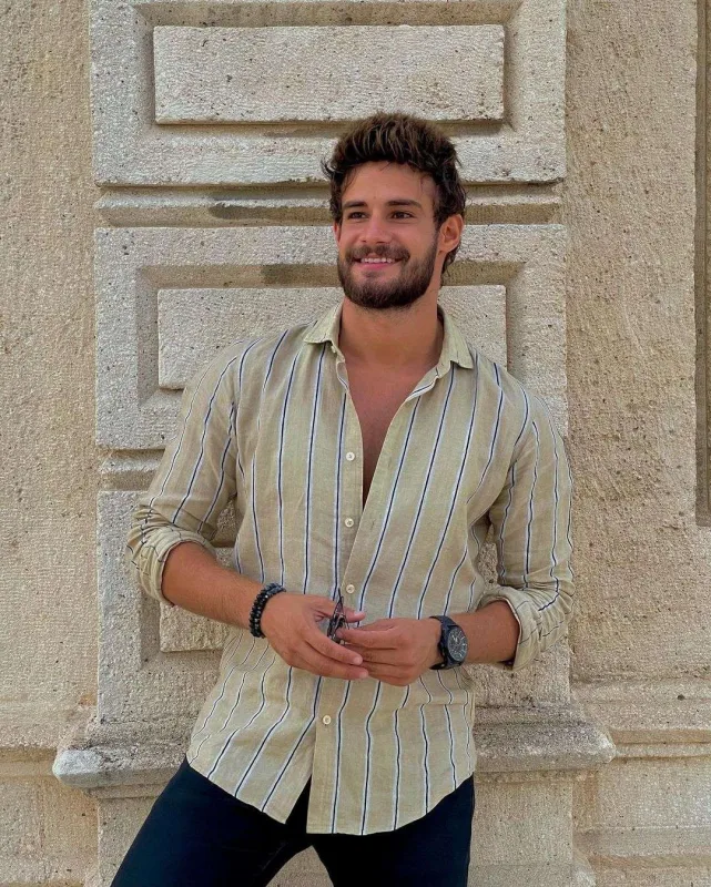 ““Netflix”də açıq-saçıq səhnənin çıxmasından qorxuram”