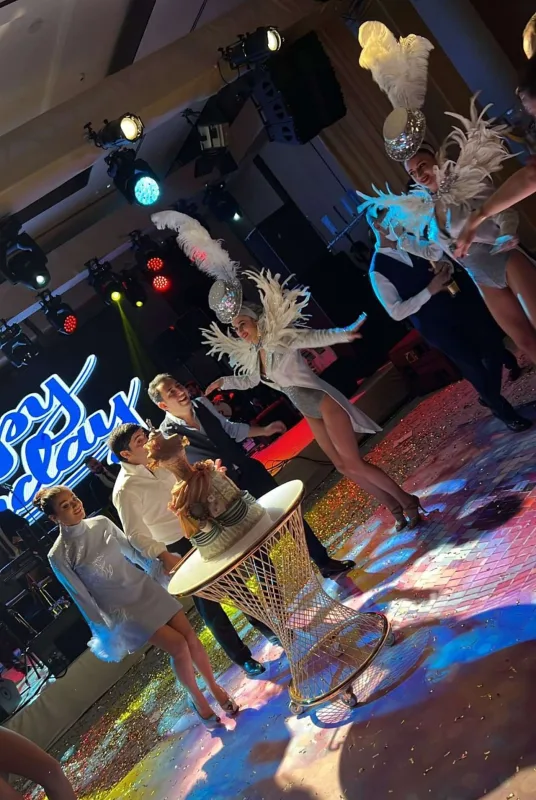 Anar Məmmədov xanımına ad günü keçirdi - VİDEO