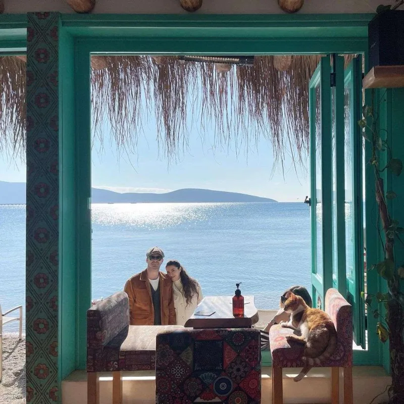 Kıvançla fotolarını paylaşdı, “rəy yağışı”na tutuldu