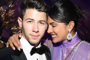 Surroqat anadan övladları dünyaya gəldi