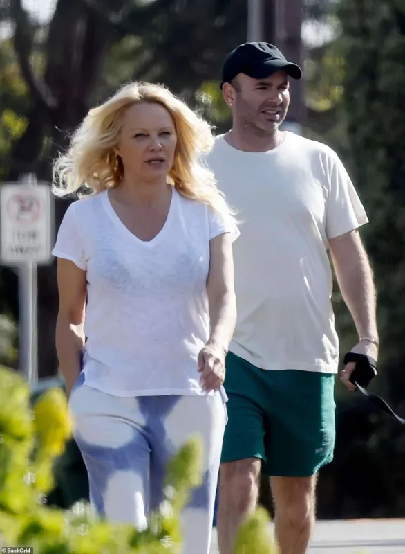 Pamela 4-cü ərindən də boşanır