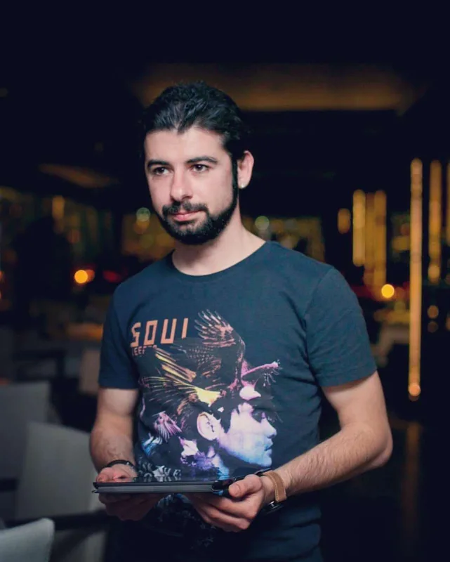 Azərbaycanlı dicey intihar etdi