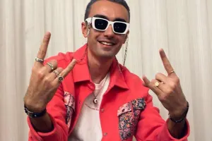 Rauf izləyicilərinə 2000 manat payladı