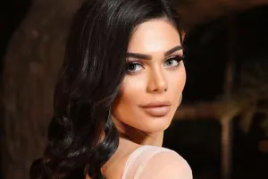 Aysunun elçiliyi oldu-Video