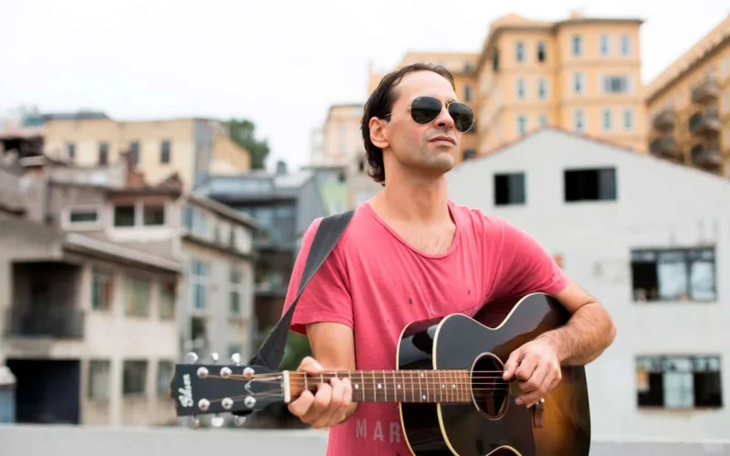 Sezen Aksuya daha bir dəstək!