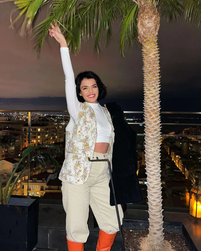 “Türkiyədə Röyayla eyni səviyyədə tanınırıq”