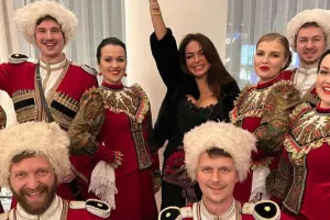 Ülviyyə Mahmudova Moskvada ad günü keçirdi