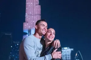 Sevgilisinin filmini Bürc Xəlifədə göstərdi