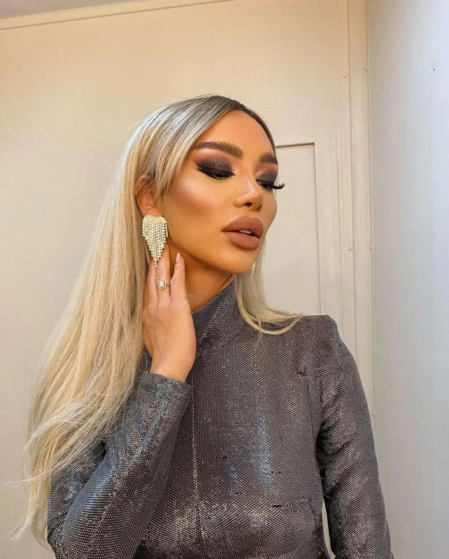 Fatimə, Səidə və Didem eyni libasda