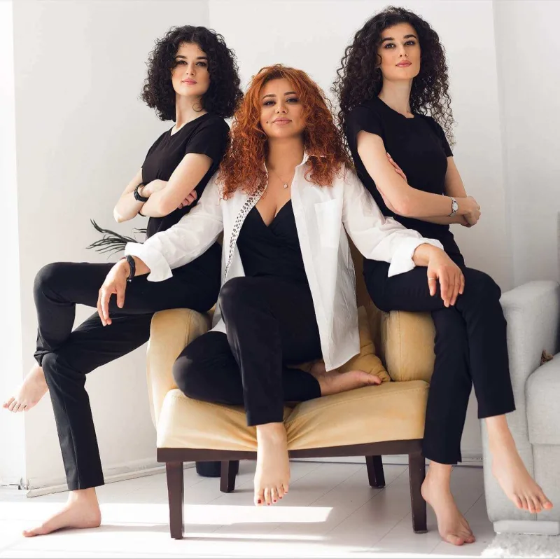 Qızlarından seçilmir