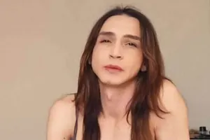 Cinsiyyətini dəyişdirən aktyorun anası danışdı