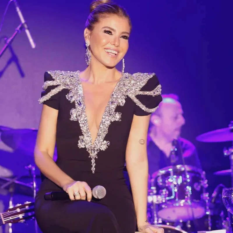 Gülben Ergen Bakıya gəlir