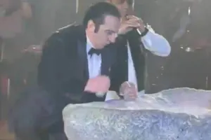 Toya qaval daşı gətirtdilər