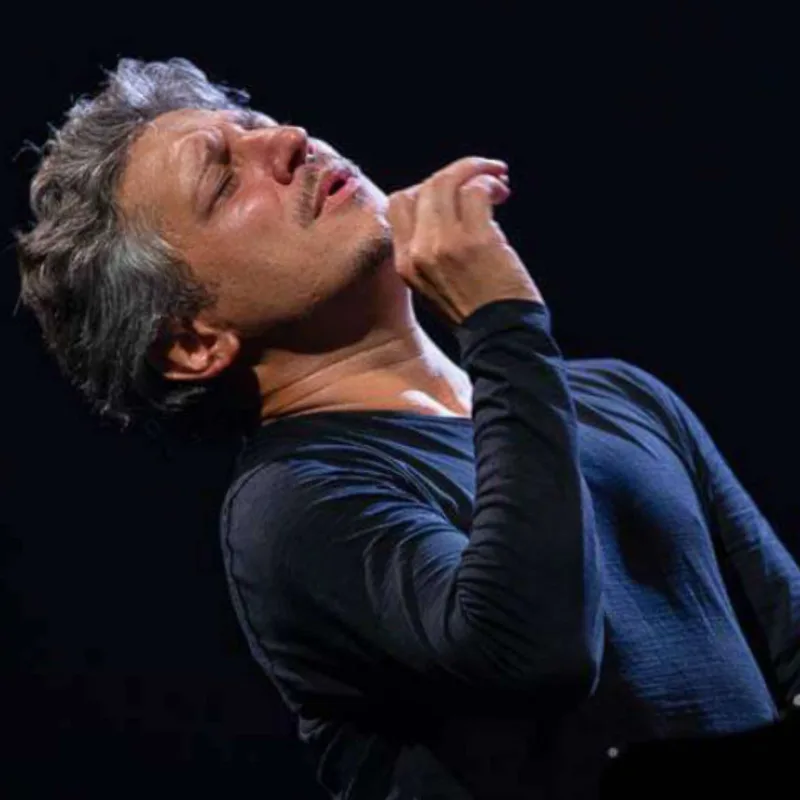 Şahin Növrəsli məşhur musiqi şirkəti ilə müqavilə imzaladı