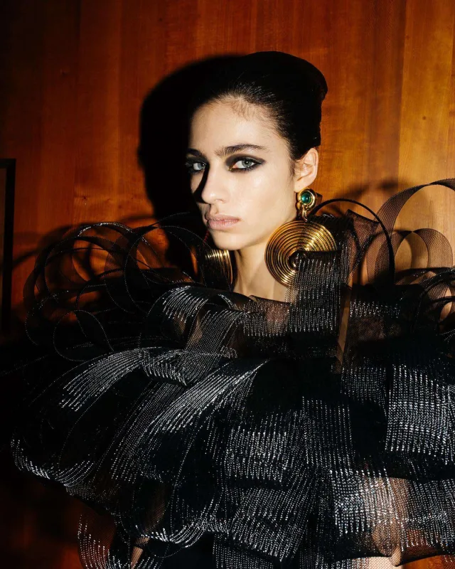 Məşhur brendin ekstravaqant kolleksiyası diqqət çəkdi