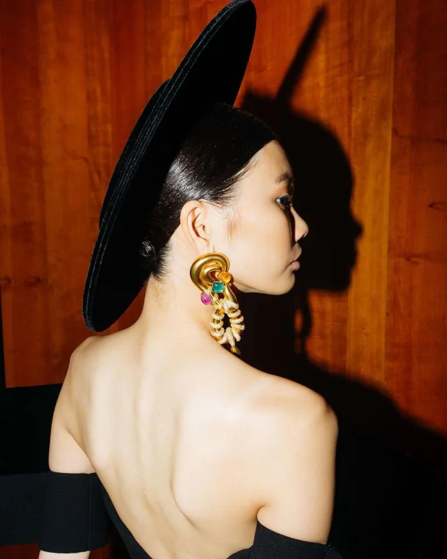 Məşhur brendin ekstravaqant kolleksiyası diqqət çəkdi