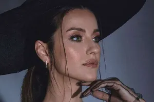 İlk dəfə əl- ələ görüntüləndilər