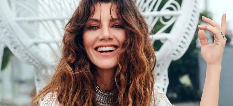 Gökçe Bahadır evlənir