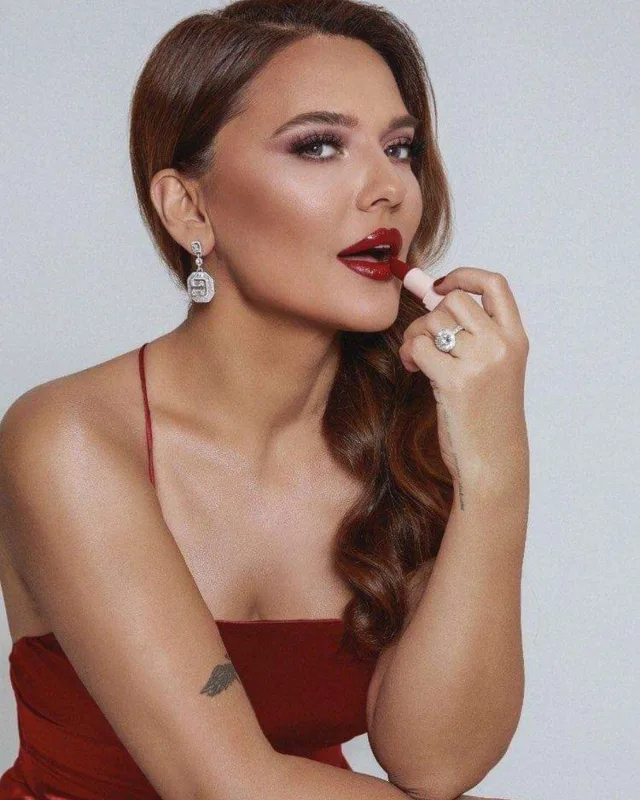 Müxbirlər Demetdən küsdülər