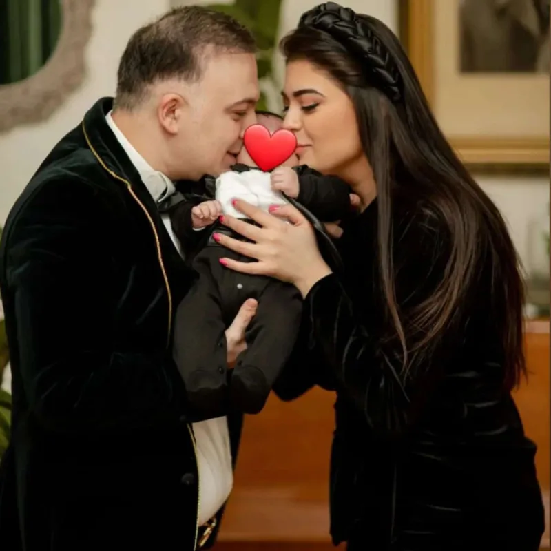 İlk dəfə oğlunun fotosunu paylaşdı