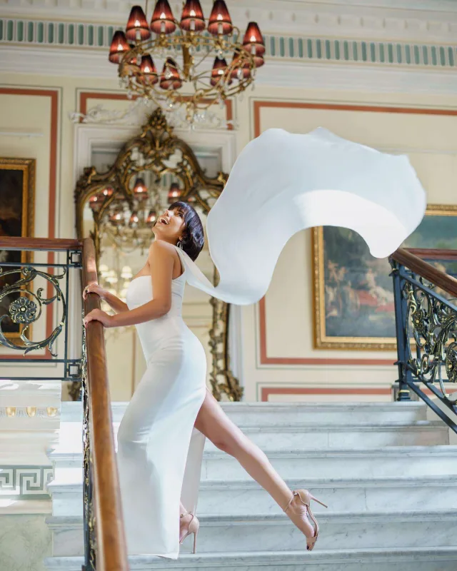 Havada eşq qoxusu var!