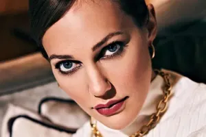 Rus brendi Meryemə 3 milyon qazandırdı