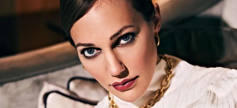 Rus brendi Meryemə 3 milyon qazandırdı