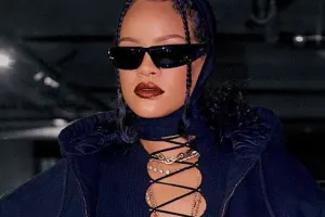 Rihanna tərzi ilə diqqət çəkdi