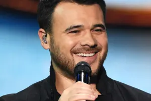 Emin 300 milyonluq biznes qurur