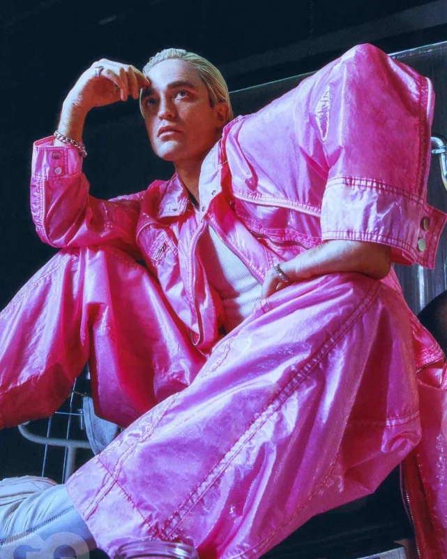 Dərgi üçün haldan-hala düşdü