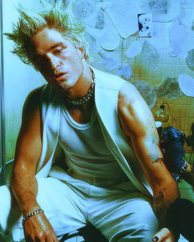 Dərgi üçün haldan-hala düşdü