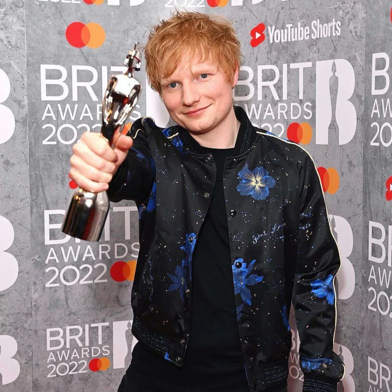 BRIT gecəsində geyimlər “danışdı” - FOTOLAR