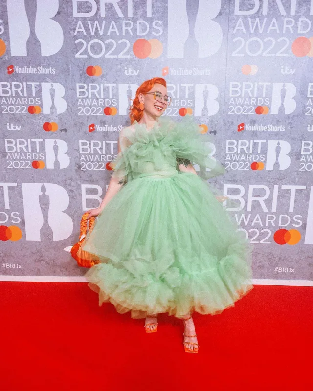 BRIT gecəsində geyimlər “danışdı” - FOTOLAR