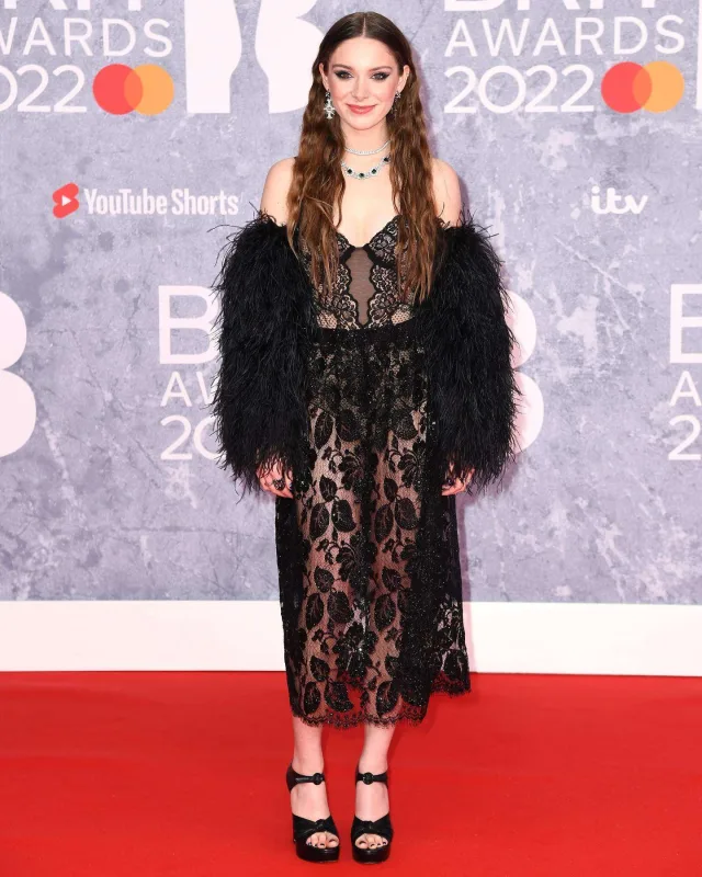 BRIT gecəsində geyimlər “danışdı” - FOTOLAR