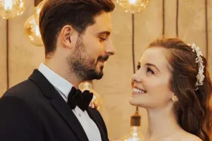 “Sihirli Annem”in ulduzu futbolçu ərindən boşanır