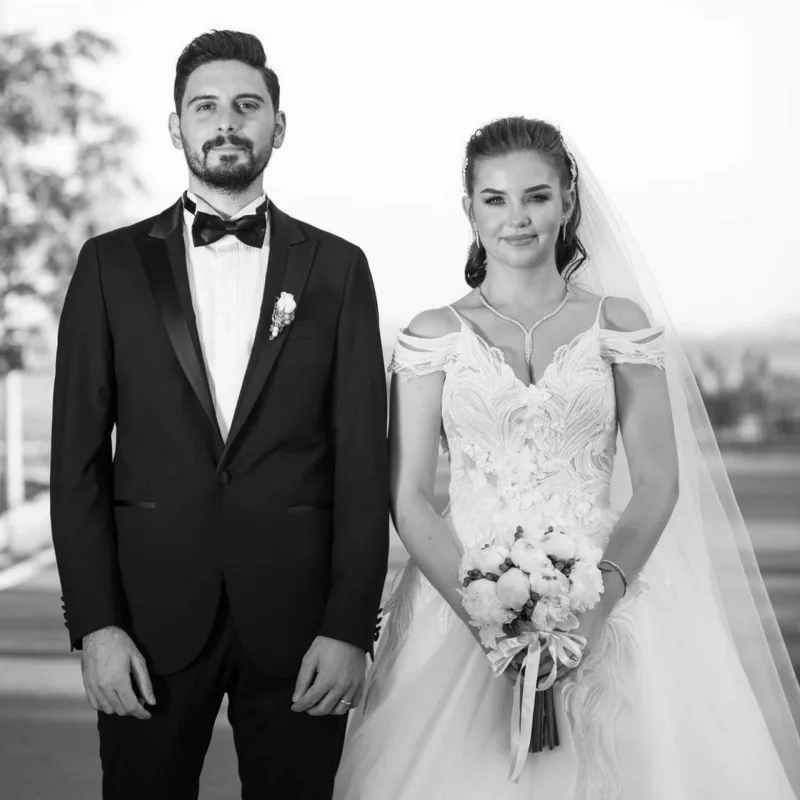 “Sihirli Annem”in ulduzu futbolçu ərindən boşanır