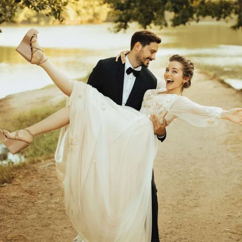 “Sihirli Annem”in ulduzu futbolçu ərindən boşanır