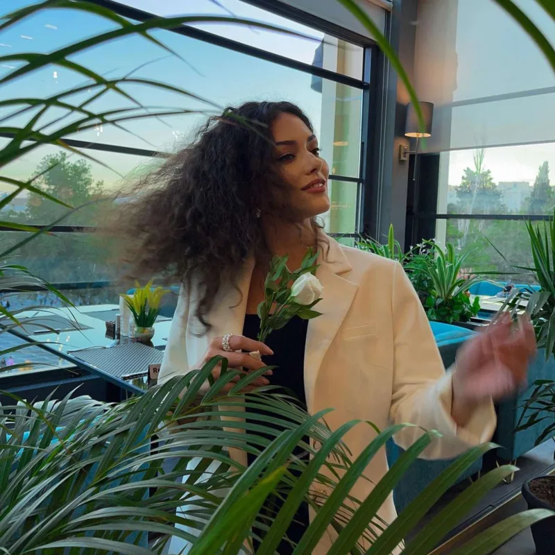 Aparıcı blogerlərə söz atdı