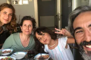 Aktyorun 8 illik evliliyi beş dəqiqəyə bitdi