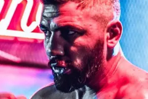 Kobra Pərviz müğənni oldu