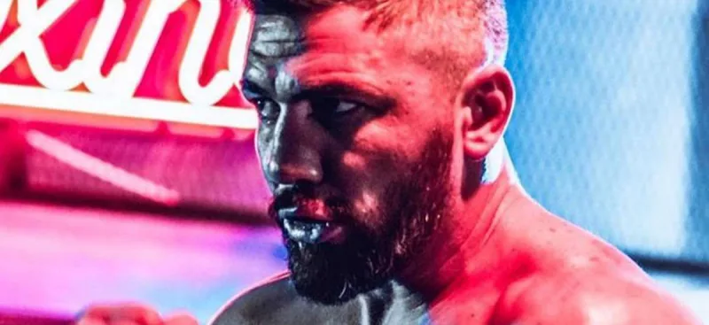 Kobra Pərviz müğənni oldu