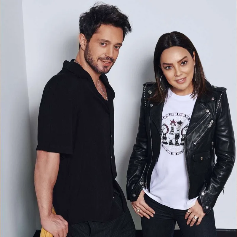 Ebruyla Muratın dueti təqdim edildi