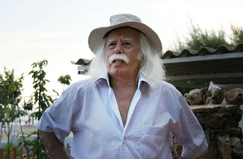 Türkiyəli məşhur yazar vəfat etdi