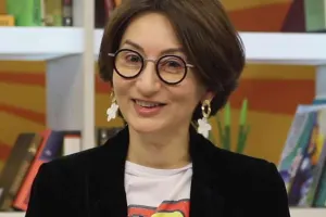 İTV-nin aparıcısı gömrükçülərdən narazıdır