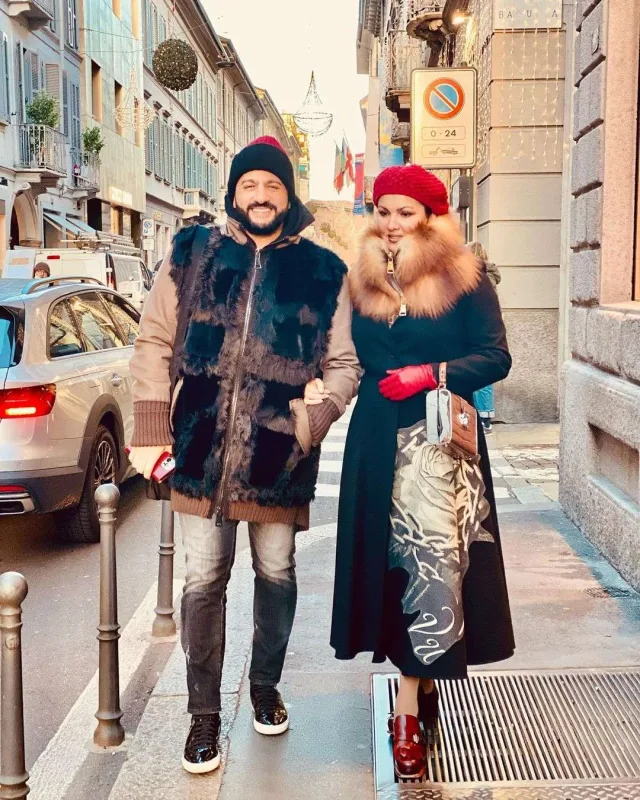 Sevgililər günündə Annaya mahnı həsr etdi