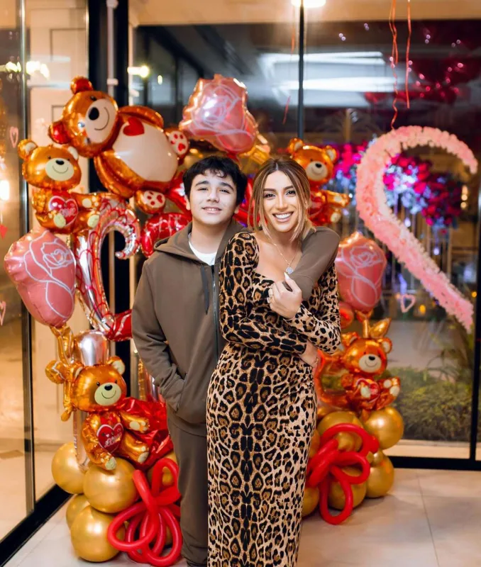 Röya evində Sevgililər günü partisi keçirdi - Video