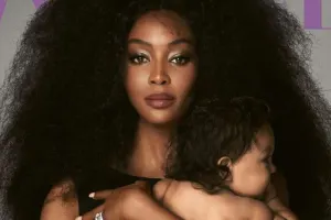 Naomi ilk dəfə qızını göstərdi