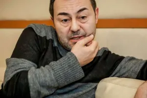 40 milyonluq evinin onlara verilməsini istəyir